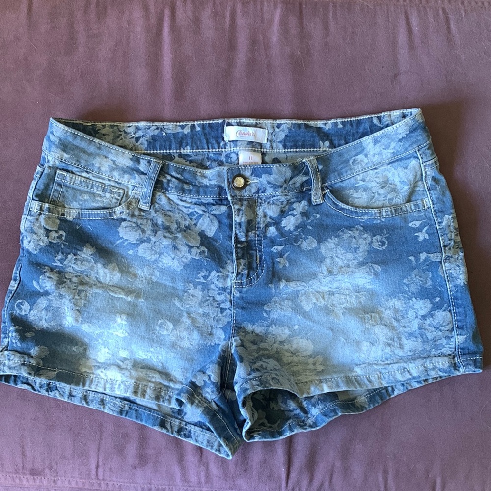 Candies Floral Design Jean Shorts 11
